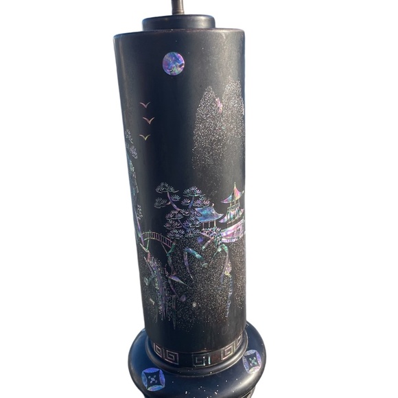 RARE SET OF 2 HOLLYWOOD REGENCY BLACK LAQUER MOTHER OF PEARL INLAY TABLE LAMP - Picture 6 of 16